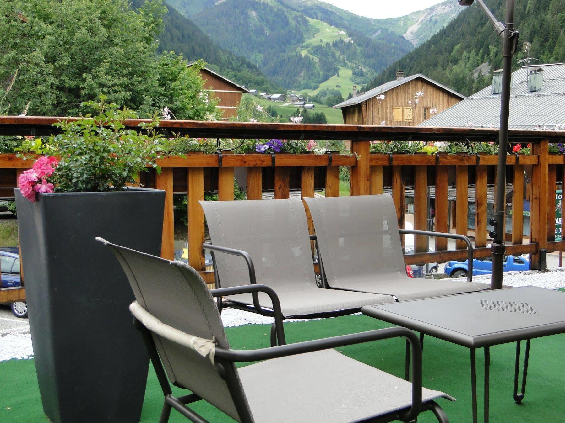 Logis Hotel Les Ancolies Arêches Exterior foto
